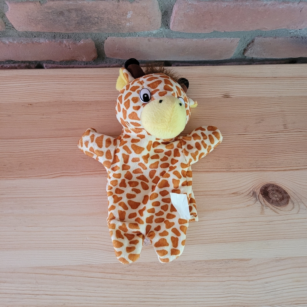 Girafe puppet